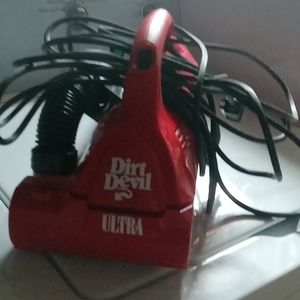 Dirt devil vacuum cleaner